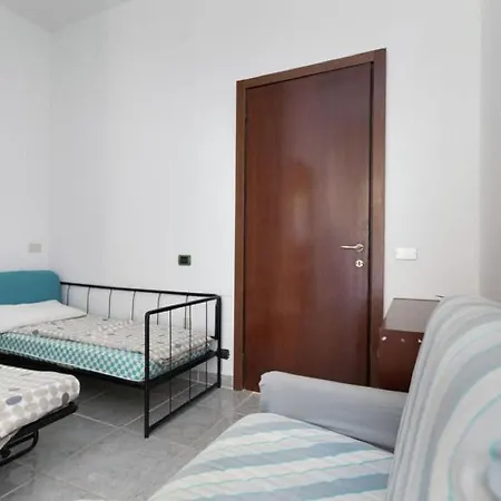 Сasa de vacaciones Amazing Apartment In Valbrona With Shared Pool