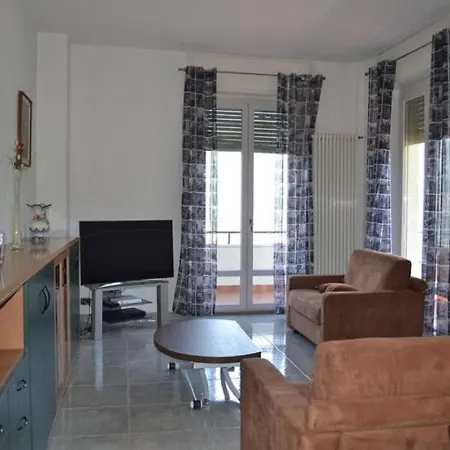 Amazing Apartment In Valbrona With Shared Pool Сasa de vacaciones *