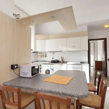 Amazing Apartment In Valbrona With Shared Pool *